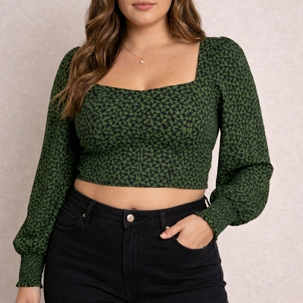 NWT Abercrombie & Fitch Navy & Green Geometric Cropped Smocked Blouse Sz XL Airy